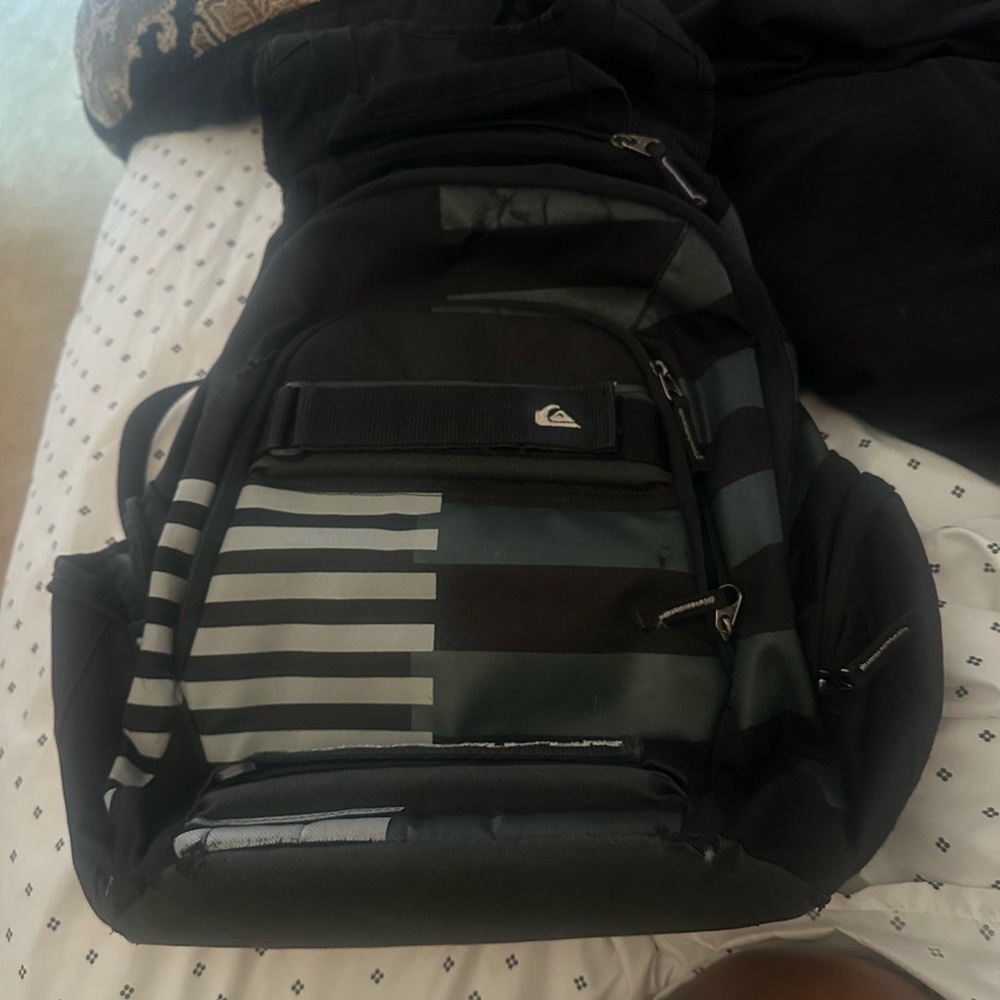 Quick Silver Backpack Large - image 6